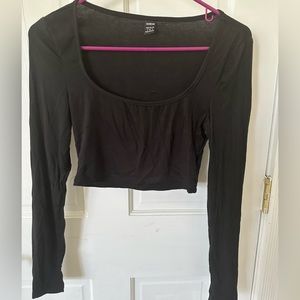 Black long sleeve crop top
